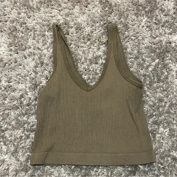 Urban Outfitters Tank Top - Picture 1 of 3